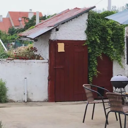 Domecek U Kostela Feriehus *